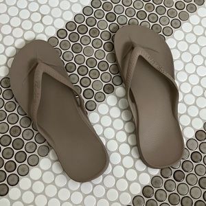Women’s flip flops